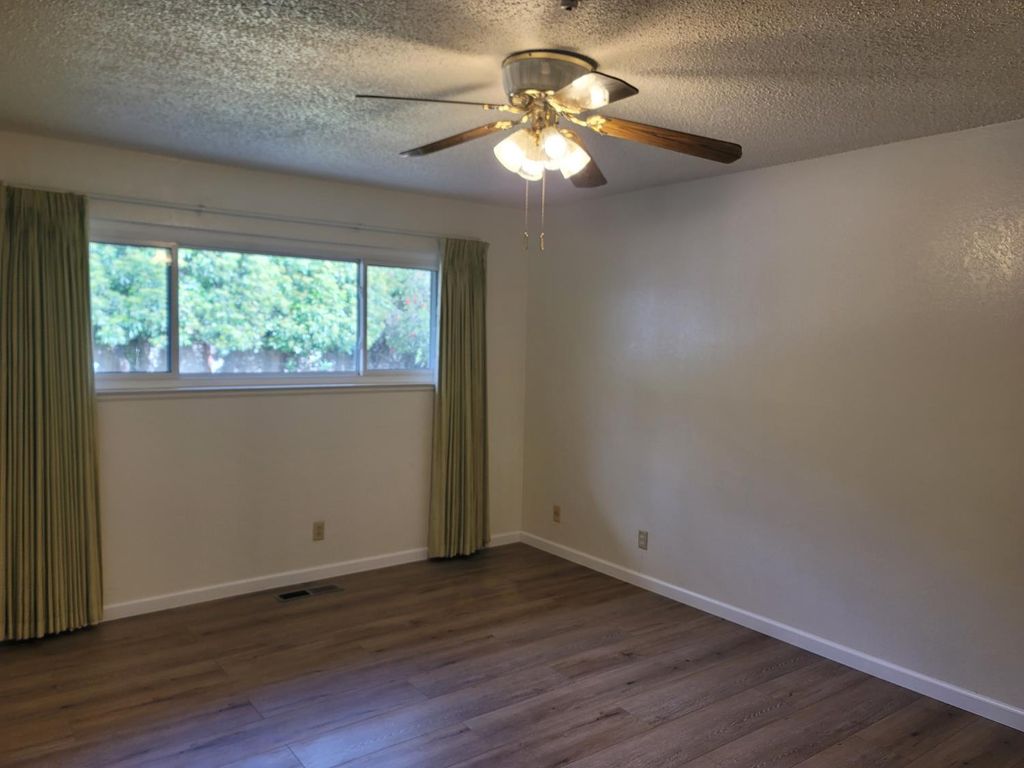 Image 18 of property listing at 679 W Bullard Avenue, Fresno, CA 93704