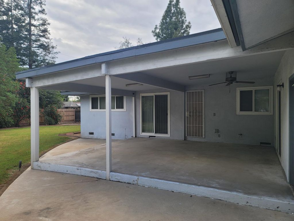 Image 19 of property listing at 679 W Bullard Avenue, Fresno, CA 93704