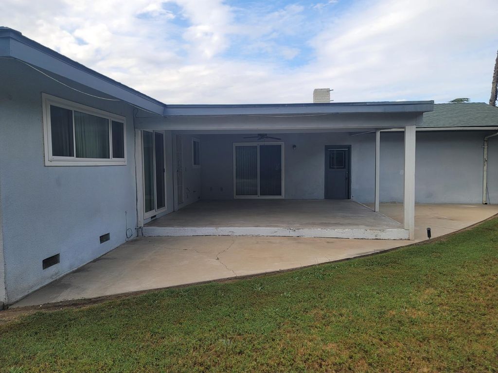 Image 22 of property listing at 679 W Bullard Avenue, Fresno, CA 93704