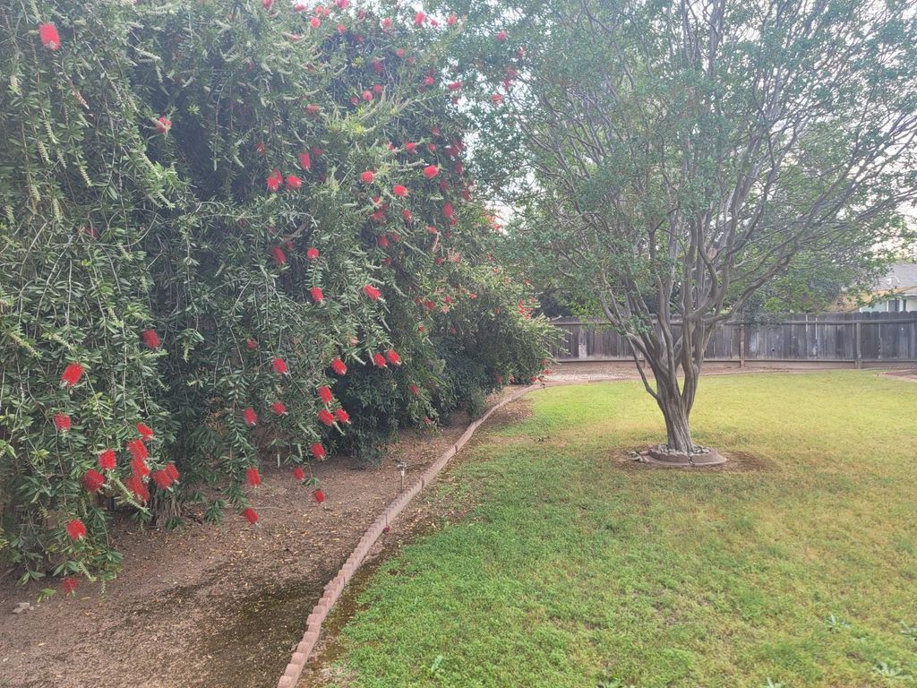 Image 23 of property listing at 679 W Bullard Avenue, Fresno, CA 93704