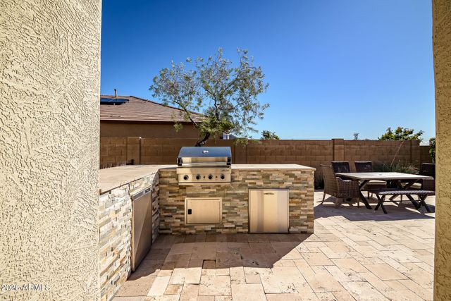 3719 W LANHAM Drive, New River, AZ 85087