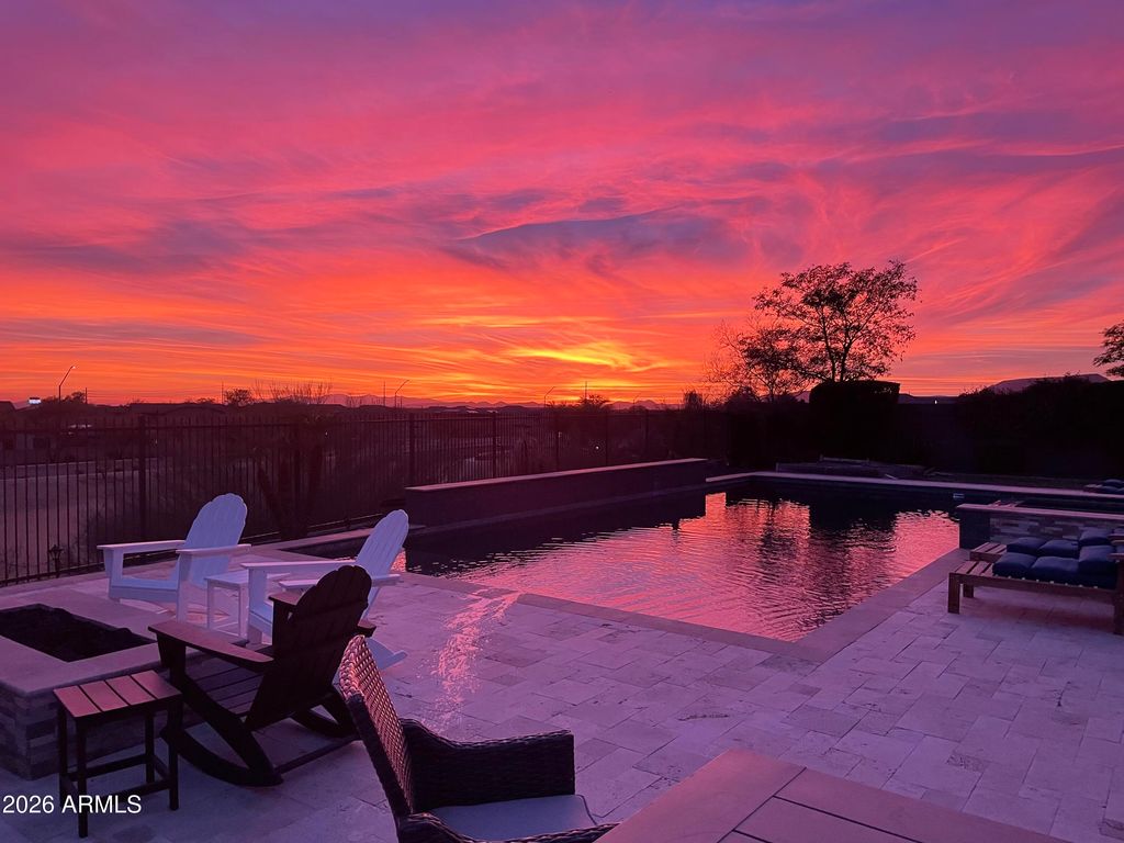 3719 W LANHAM Drive, New River, AZ 85087