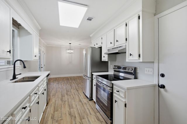 101 N Place Drive, Madison, MS 39110