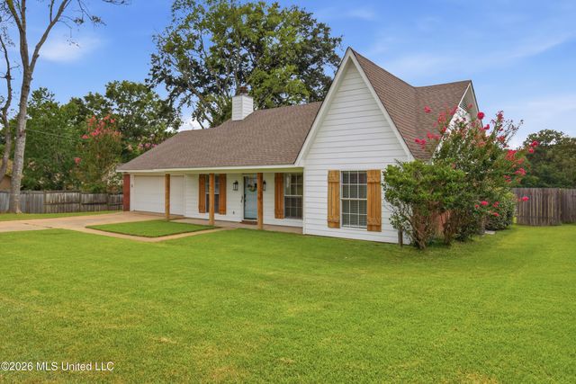 101 N Place Drive, Madison, MS 39110