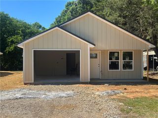 545 Old Tennessee Highway NE, White, GA 30184