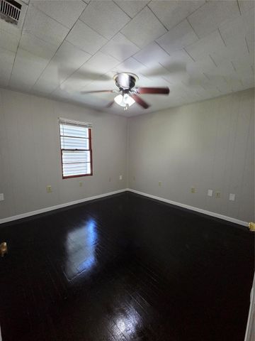 122 S Willow Street, Texas City, TX 77591