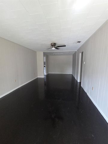 122 S Willow Street, Texas City, TX 77591