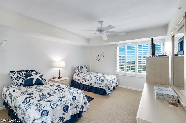 21 Bluebill AVE B905, Naples, FL 34108