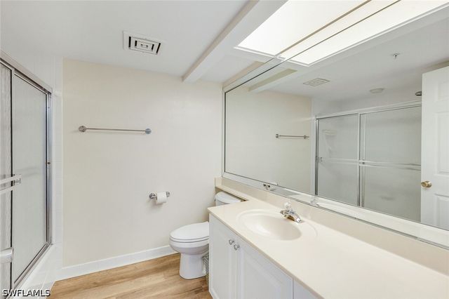 21 Bluebill AVE B905, Naples, FL 34108