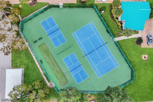 21 Bluebill AVE B905, Naples, FL 34108