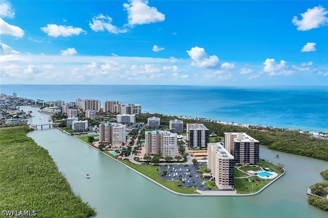 21 Bluebill AVE B905, Naples, FL 34108