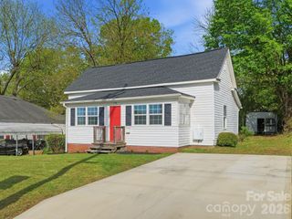 158 NW Academy Street, Concord, NC 28025