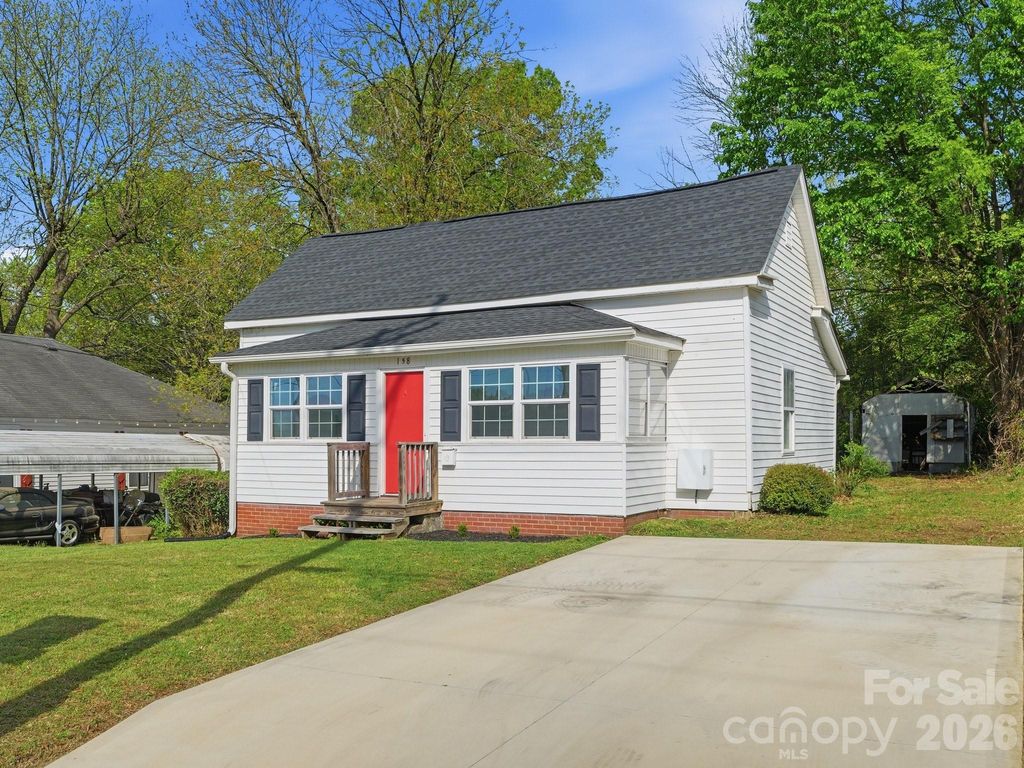 158 NW Academy Street, Concord, NC 28025