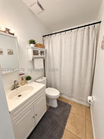 6541 SW 5th St, Pembroke Pines, FL 33023