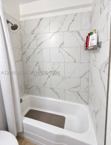 6541 SW 5th St, Pembroke Pines, FL 33023