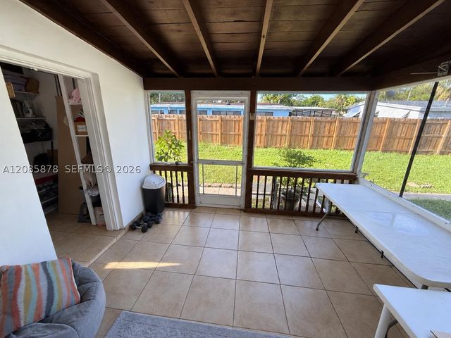 6541 SW 5th St, Pembroke Pines, FL 33023