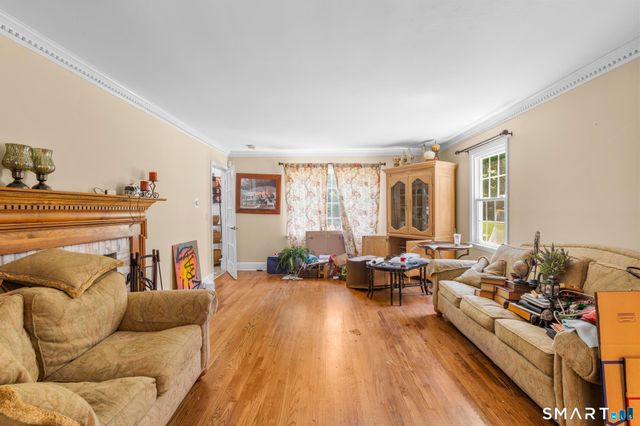 14 North Branch Road, Newtown, CT 06470