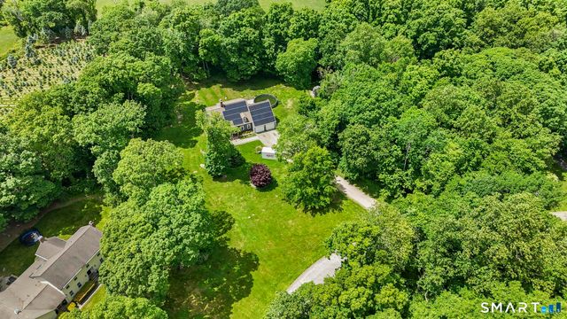 14 North Branch Road, Newtown, CT 06470