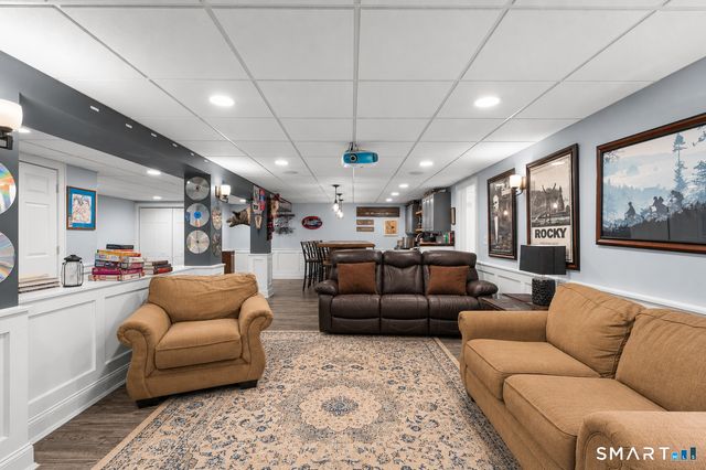 14 North Branch Road, Newtown, CT 06470