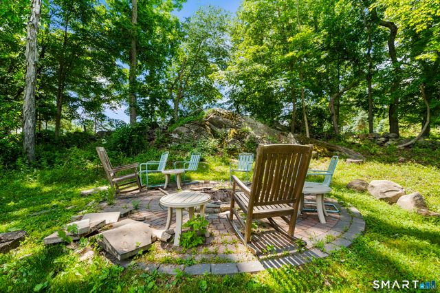 14 North Branch Road, Newtown, CT 06470