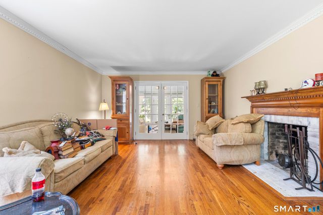 14 North Branch Road, Newtown, CT 06470