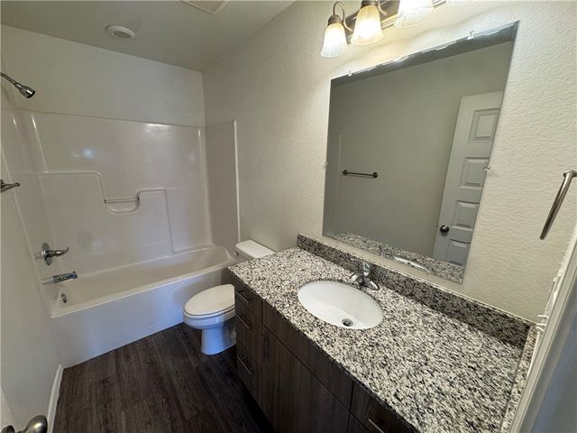 1666 S Razorback Road, Fayetteville, AR 72701