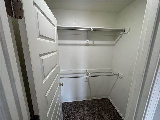 1666 S Razorback Road, Fayetteville, AR 72701