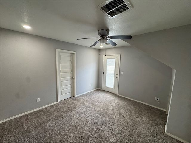 1666 S Razorback Road, Fayetteville, AR 72701