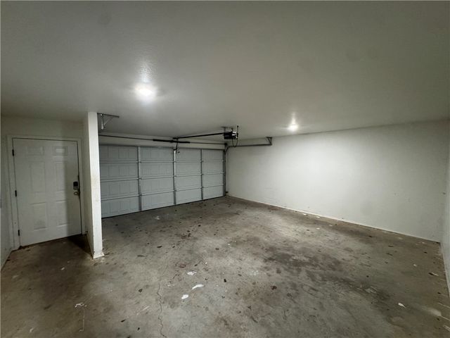 1666 S Razorback Road, Fayetteville, AR 72701