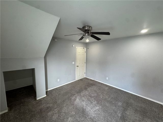 1666 S Razorback Road, Fayetteville, AR 72701