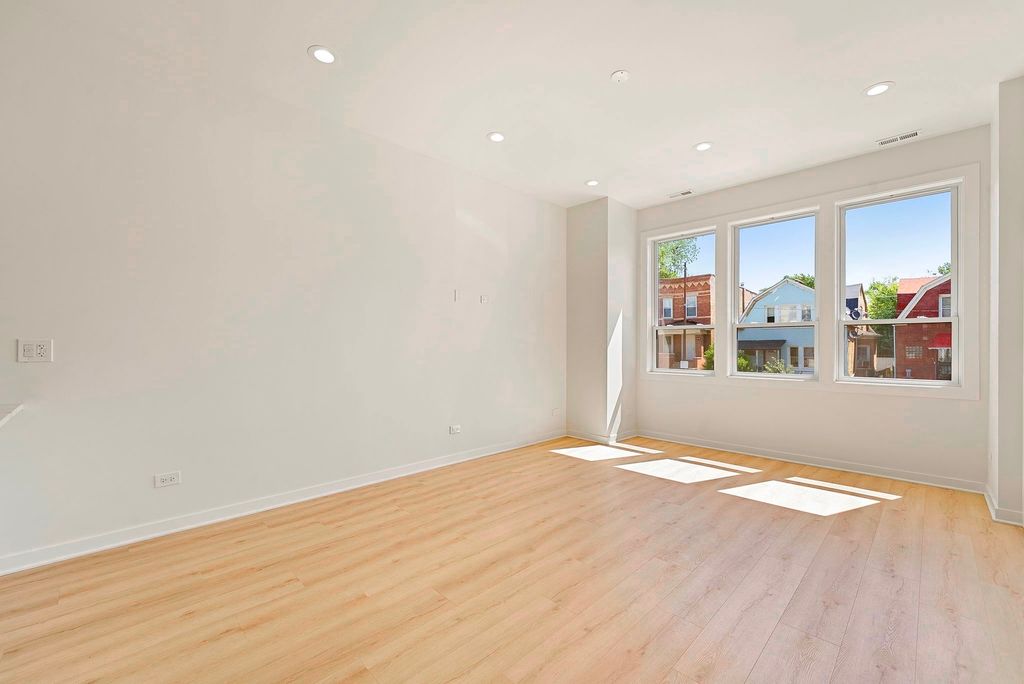 542 N Lawndale Avenue, Chicago, IL 60624 — photo 4