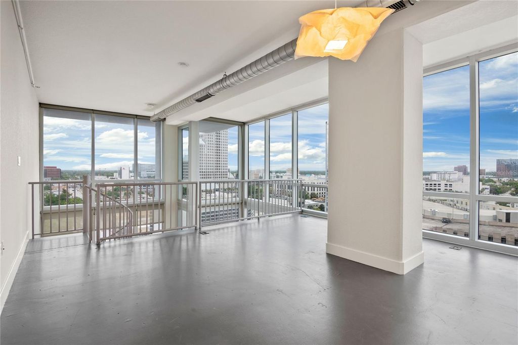 Image 13 of property listing at 150 E ROBINSON STREET 1026, Orlando, FL 32801