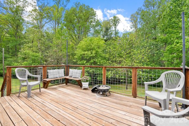 285 Dove Haven Lane, Hendersonville, NC 28791