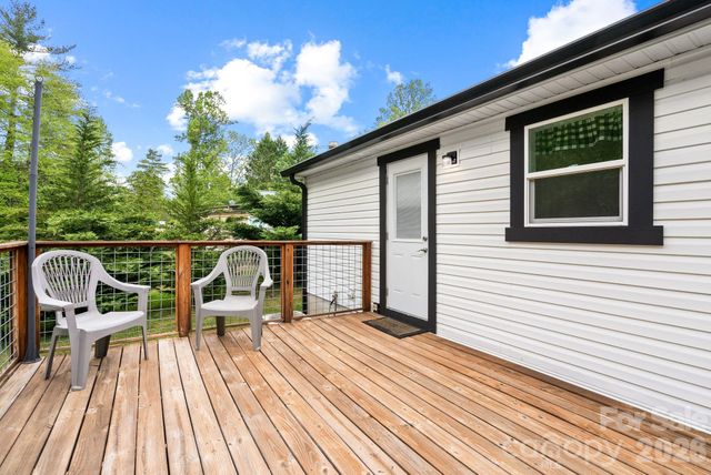 285 Dove Haven Lane, Hendersonville, NC 28791