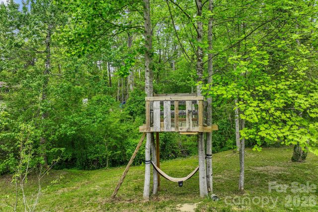 285 Dove Haven Lane, Hendersonville, NC 28791