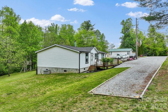 285 Dove Haven Lane, Hendersonville, NC 28791