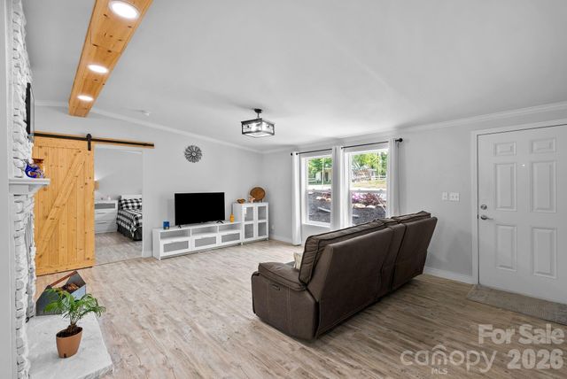 285 Dove Haven Lane, Hendersonville, NC 28791