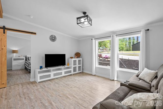285 Dove Haven Lane, Hendersonville, NC 28791