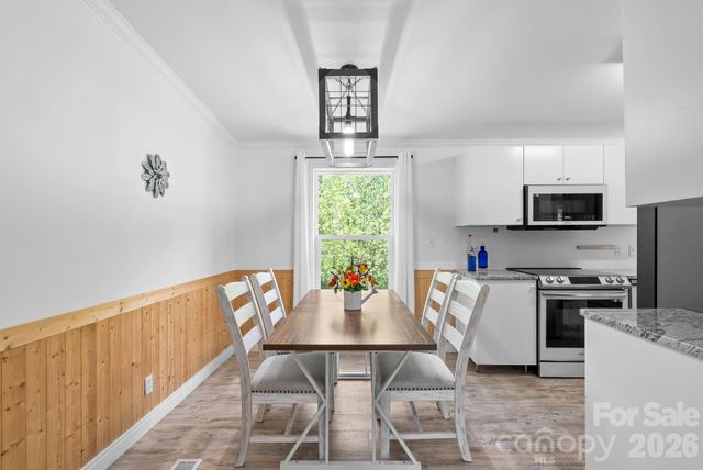 285 Dove Haven Lane, Hendersonville, NC 28791