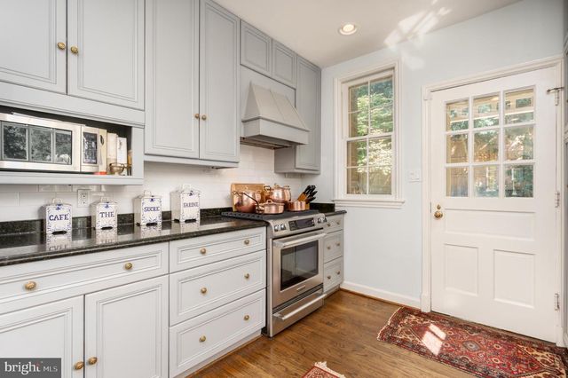 4920 PALISADE LN NW, Washington, DC 20016