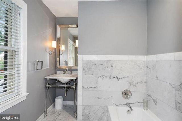 4920 PALISADE LN NW, Washington, DC 20016