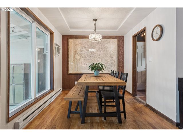 584 Se 12TH Ave, Hillsboro, OR 97123