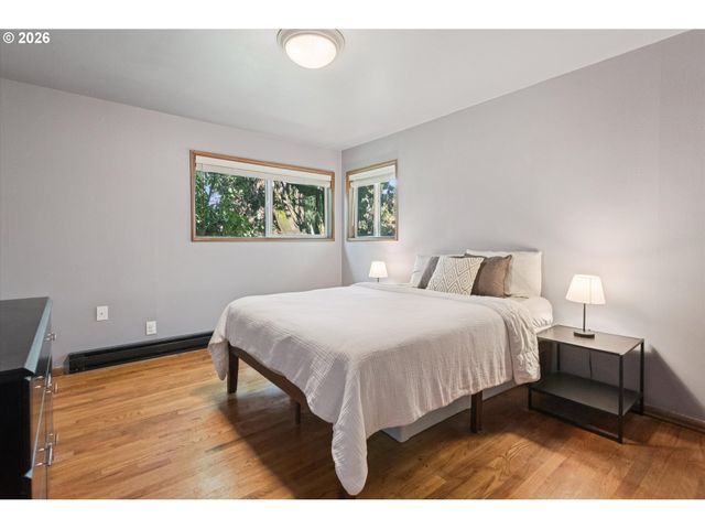 584 Se 12TH Ave, Hillsboro, OR 97123