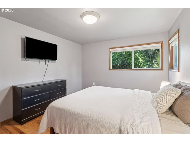 584 Se 12TH Ave, Hillsboro, OR 97123