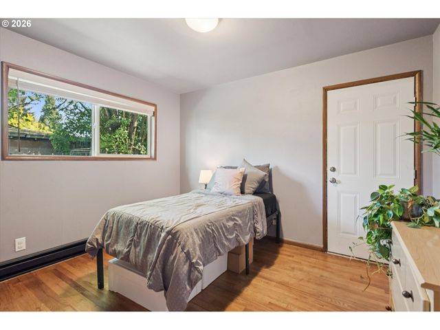 584 Se 12TH Ave, Hillsboro, OR 97123