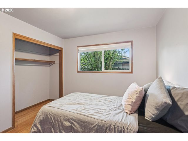 584 Se 12TH Ave, Hillsboro, OR 97123