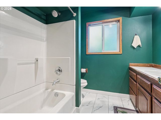 584 Se 12TH Ave, Hillsboro, OR 97123