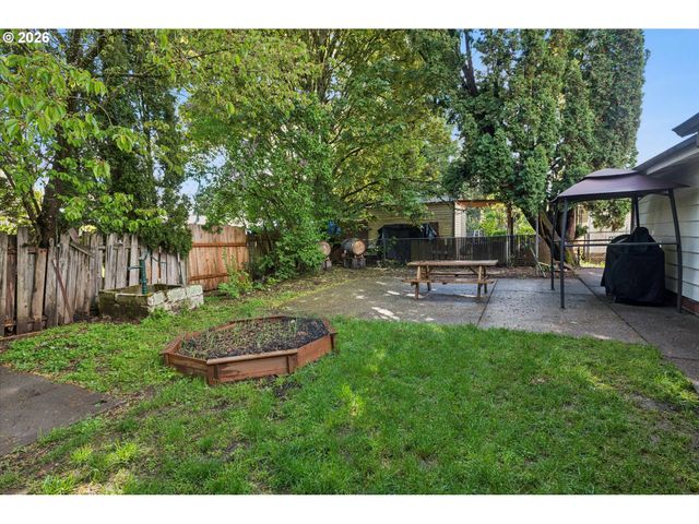 584 Se 12TH Ave, Hillsboro, OR 97123
