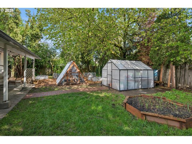 584 Se 12TH Ave, Hillsboro, OR 97123