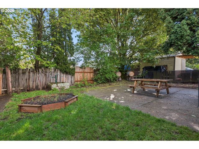 584 Se 12TH Ave, Hillsboro, OR 97123